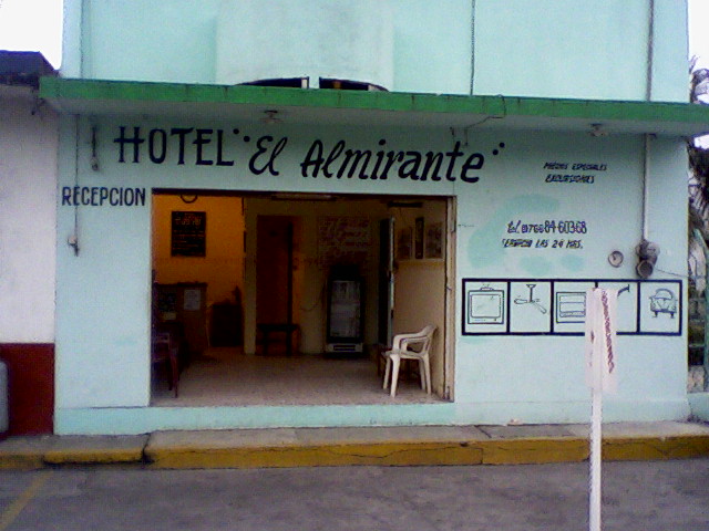 Fachada del hotel