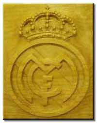 Escudo
           tallado en madera del Real Madrid