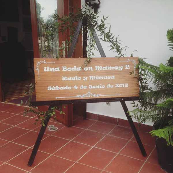 Carteles de madera para bienvenida a la boda