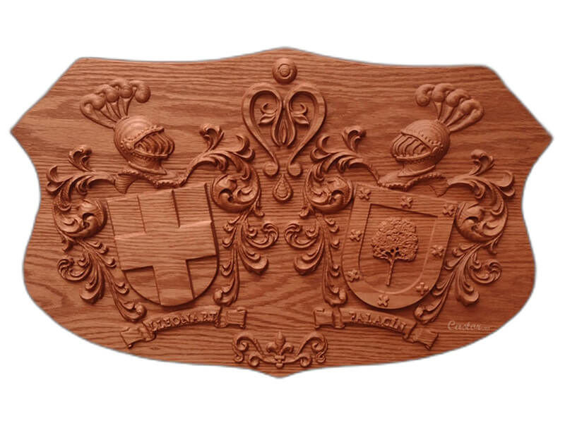 Escudo heráldico de madera con dos apellidos tallado en madera de roble