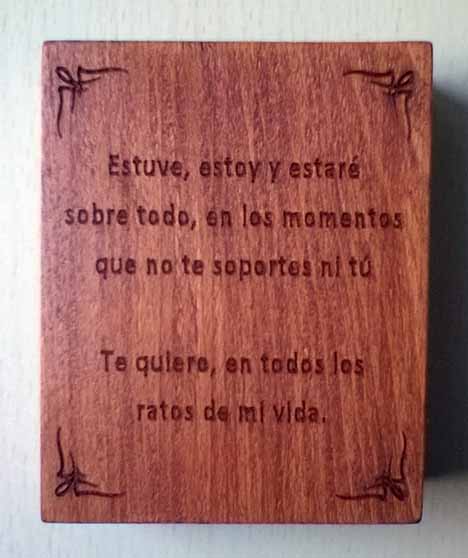 Regalo de madera con frase